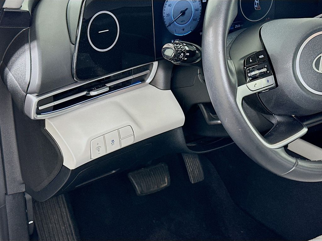 Thumbnail: 2024 Hyundai Elantra - 10