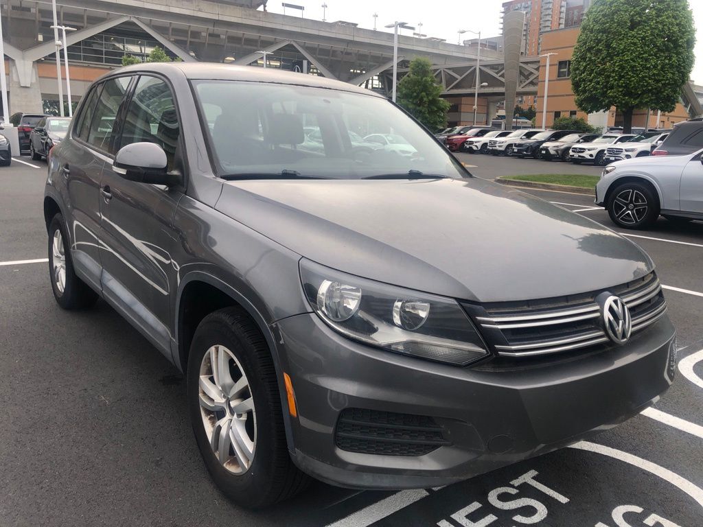 Thumbnail: 2014 Volkswagen Tiguan - 3