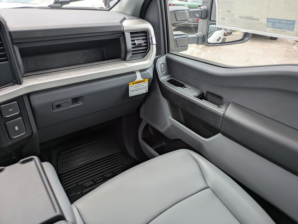 2026 Ford F-350 Chassis XL