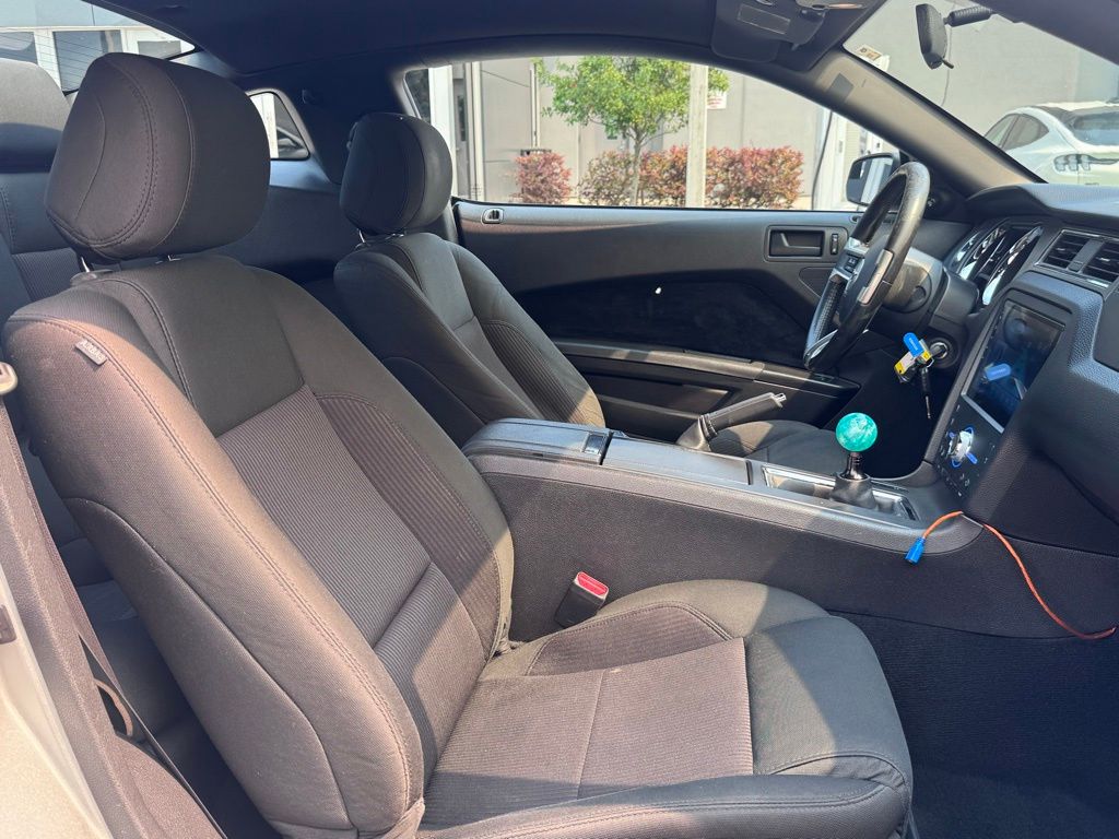 2014 Ford Mustang V6