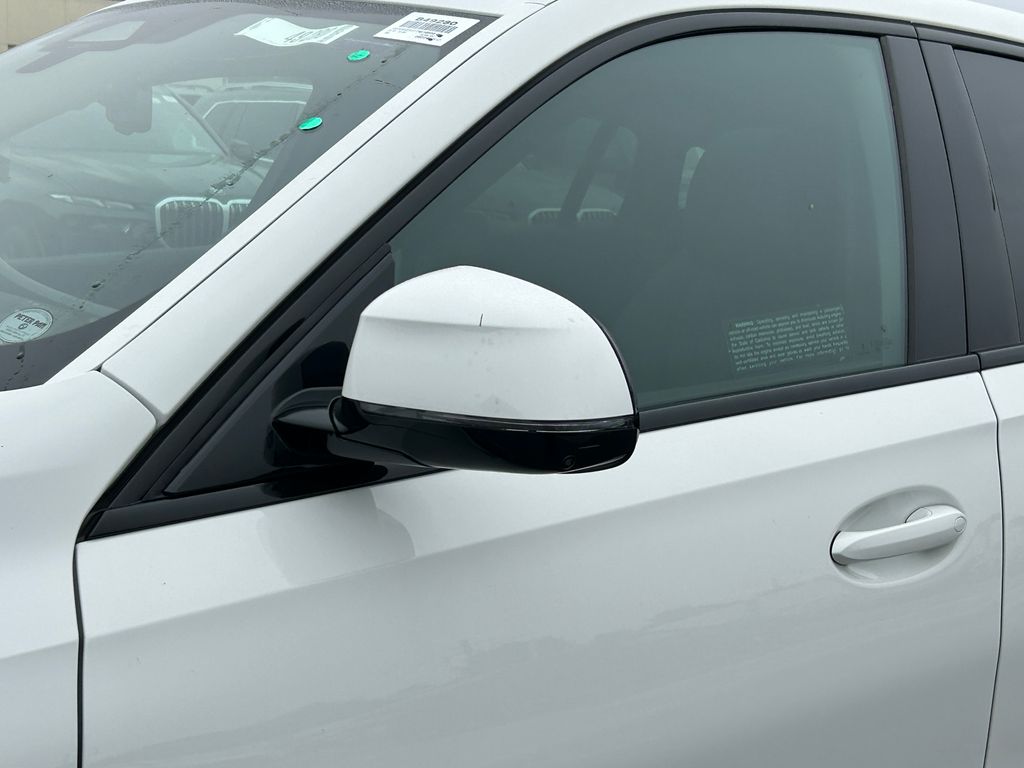 Thumbnail: 2026 BMW X6 - 10