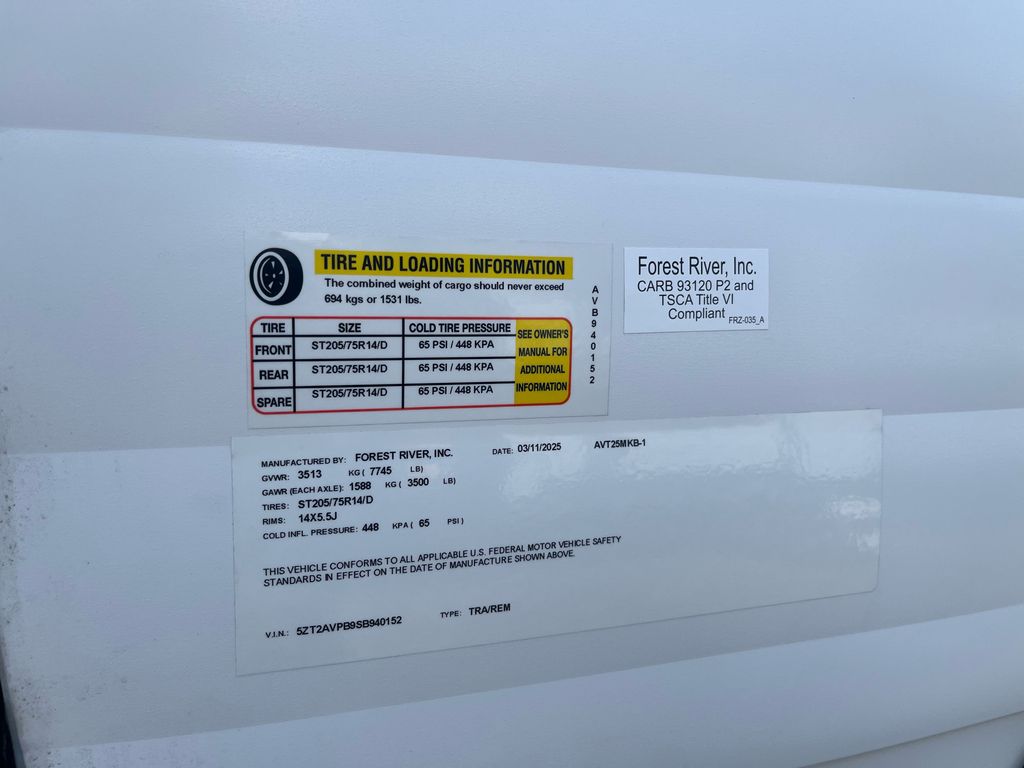 2025 White Prime Time Avenger 27DBS Travel Trailer