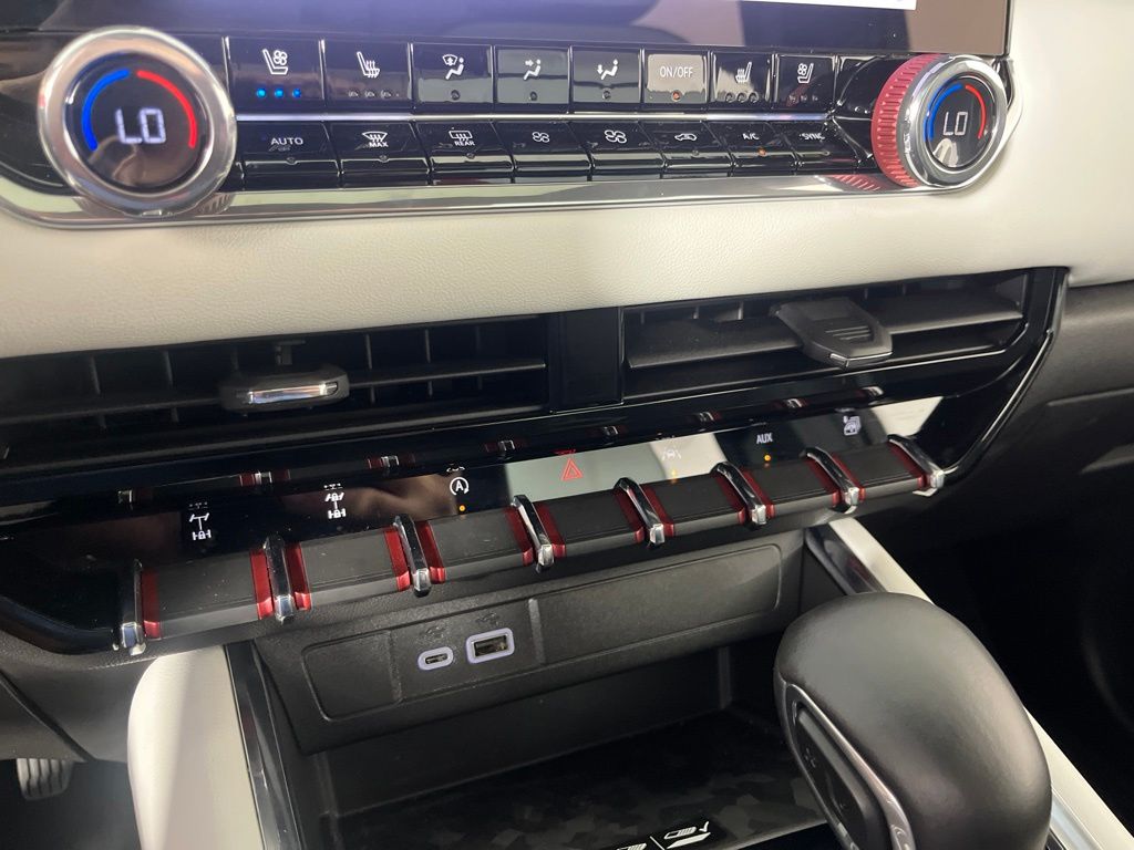 Thumbnail: 2024 GMC Canyon - 29