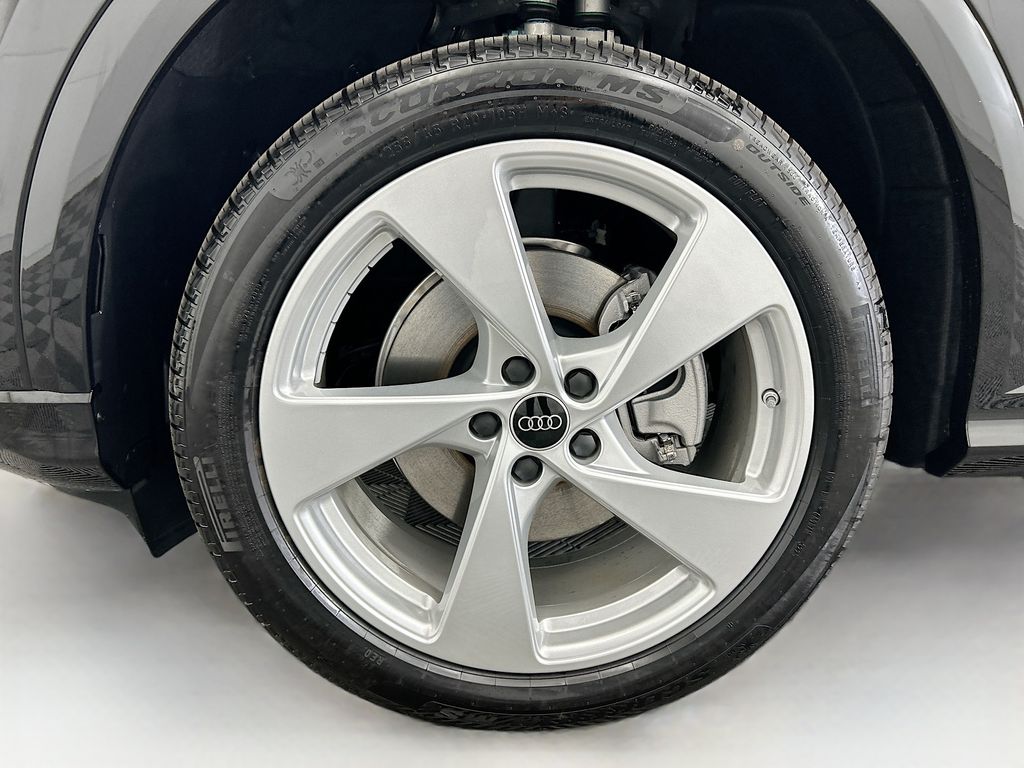 Thumbnail: 2025 Audi Q5 - 29