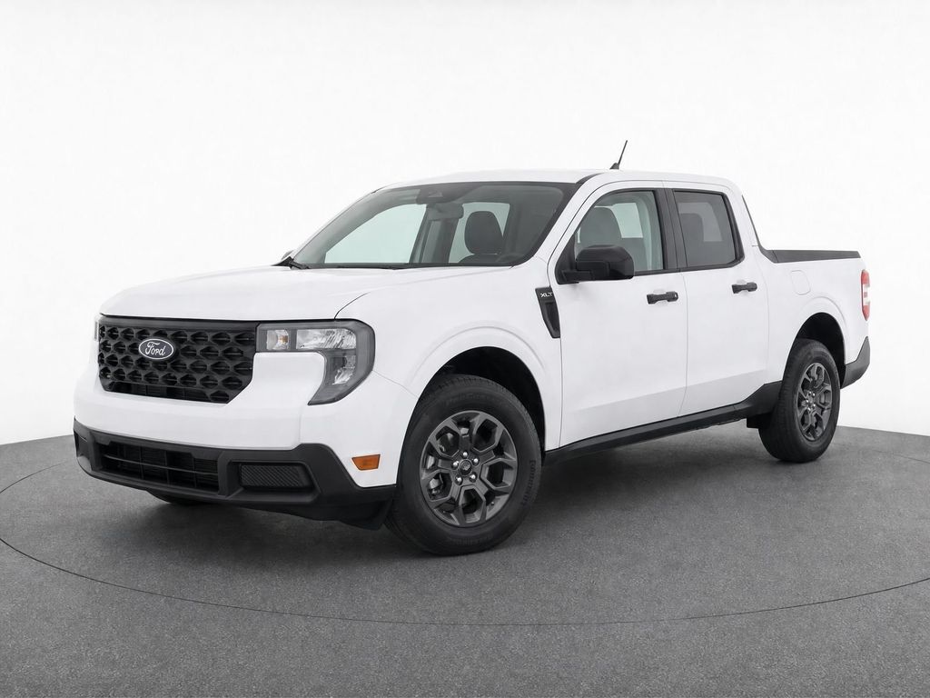 New 2026 Oxford White Ford XLT image 2
