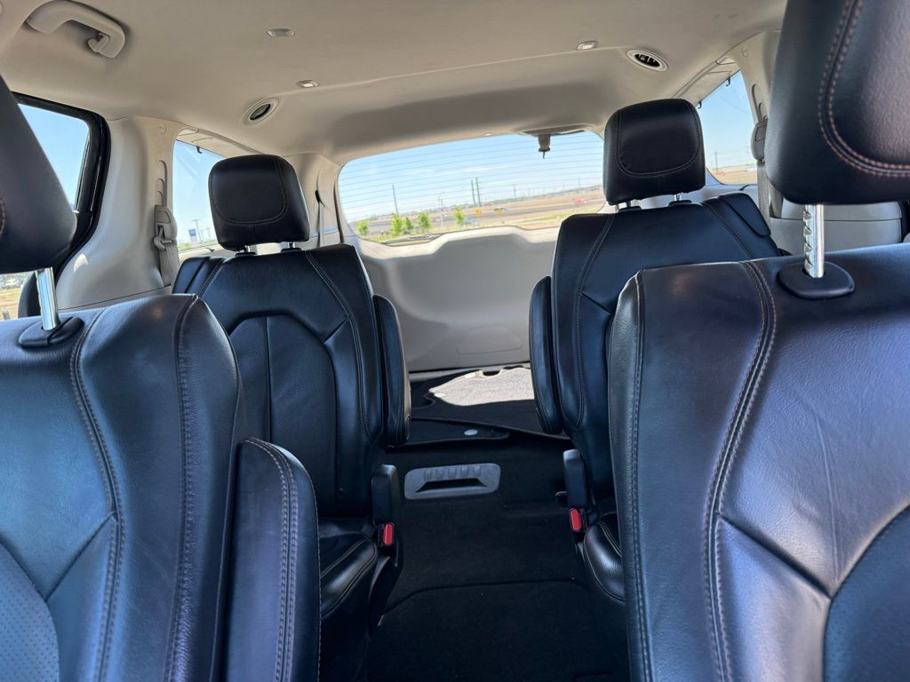 Thumbnail: 2019 Chrysler Pacifica - 20