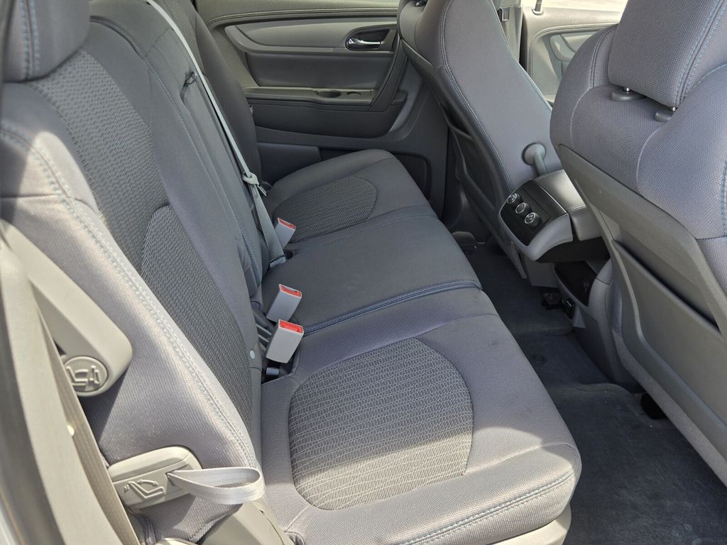 2014 Chevrolet Traverse - $6,989