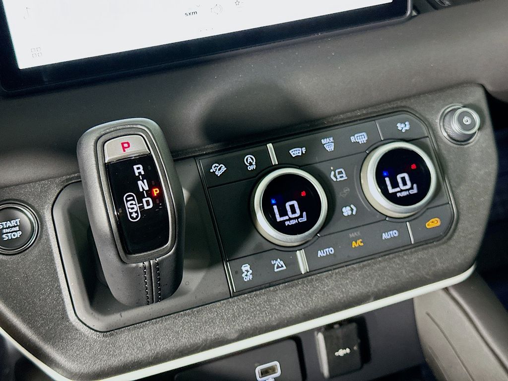 2024 Land Rover Defender 110 16