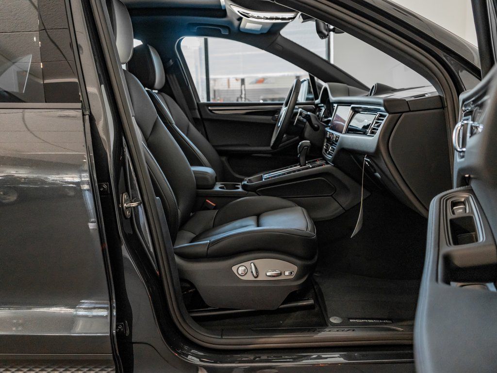 New 2025  Porsche  image 28