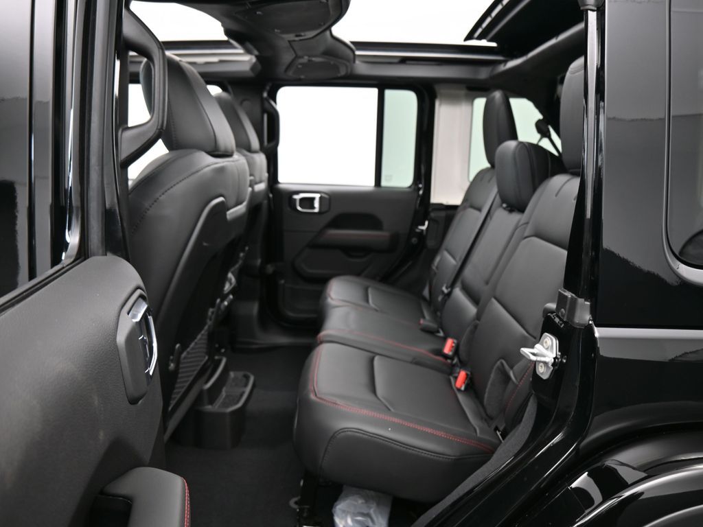 New 2026 Black Clearcoat Jeep Rubicon X image 28