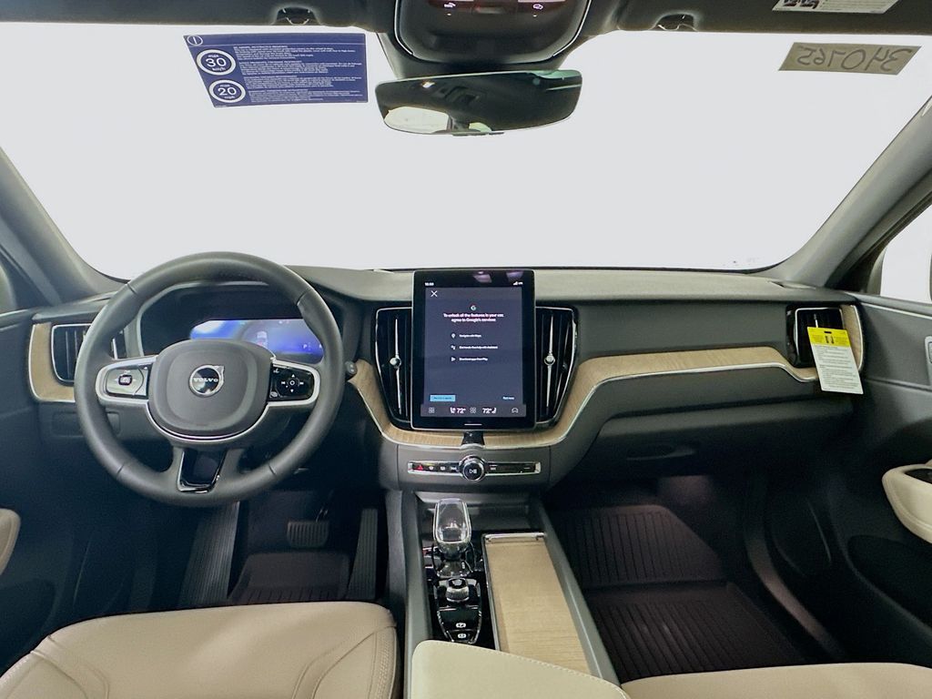 2026 Volvo XC60 Plus - Photo 18