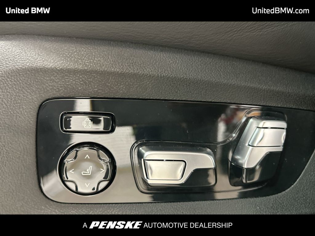 Thumbnail: 2026 BMW X5 - 12