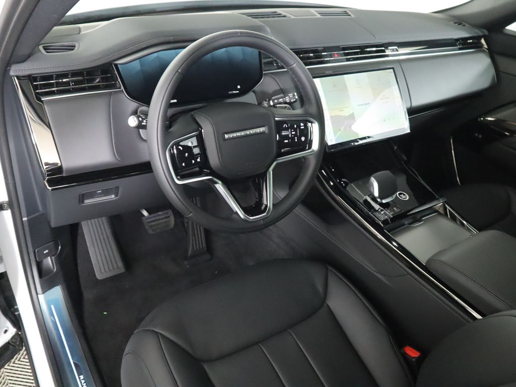 Thumbnail: 2025 Land Rover Range Rover Sport - 10