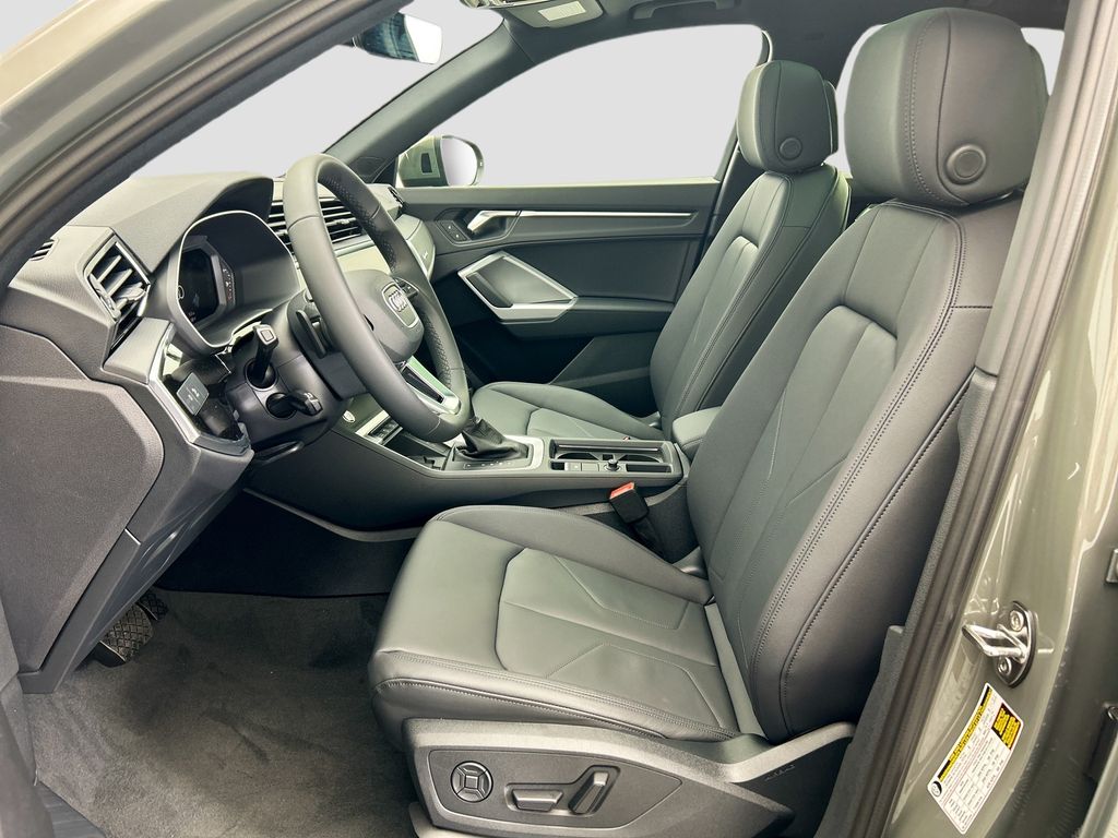 Thumbnail: 2025 Audi Q3 - 17