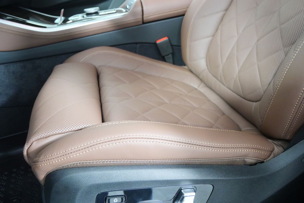 Thumbnail: 2026 BMW X5 - 9