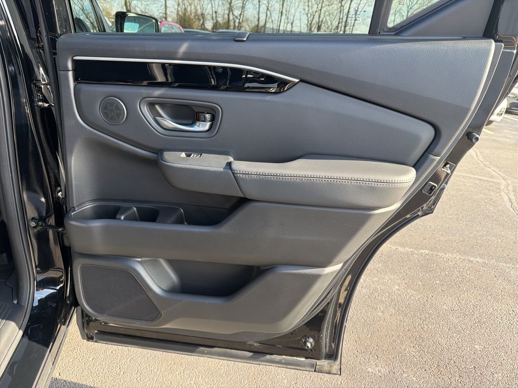 Thumbnail: 2025 Honda Pilot - 24