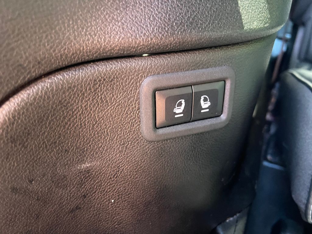 Certified Used 2024 Silver Jeep Series III image 26