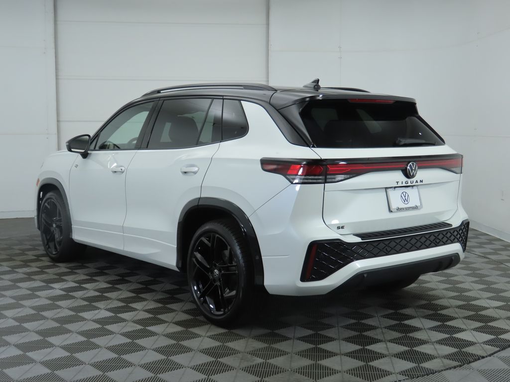 Thumbnail: 2025 Volkswagen Tiguan - 8