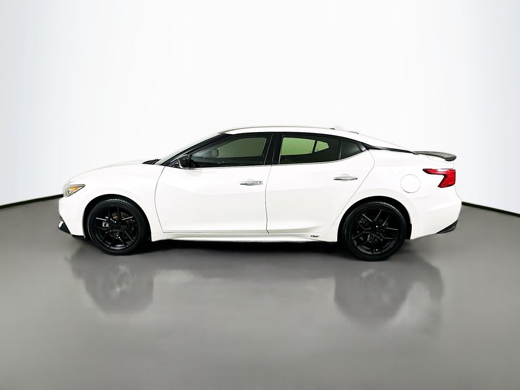 Thumbnail: 2017 Nissan Maxima - 8