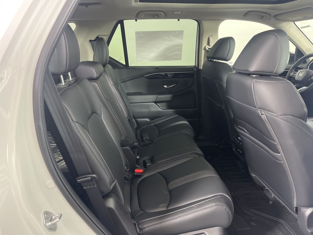 Thumbnail: 2025 Honda Pilot - 11
