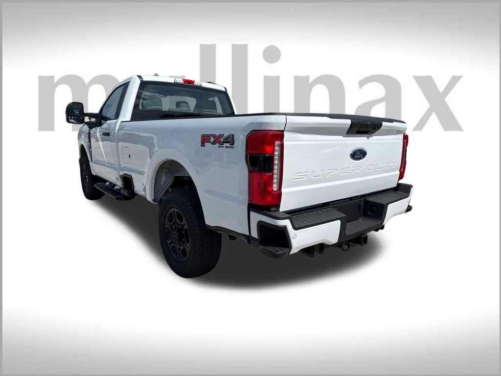 2025 Ford F-350 photo 3