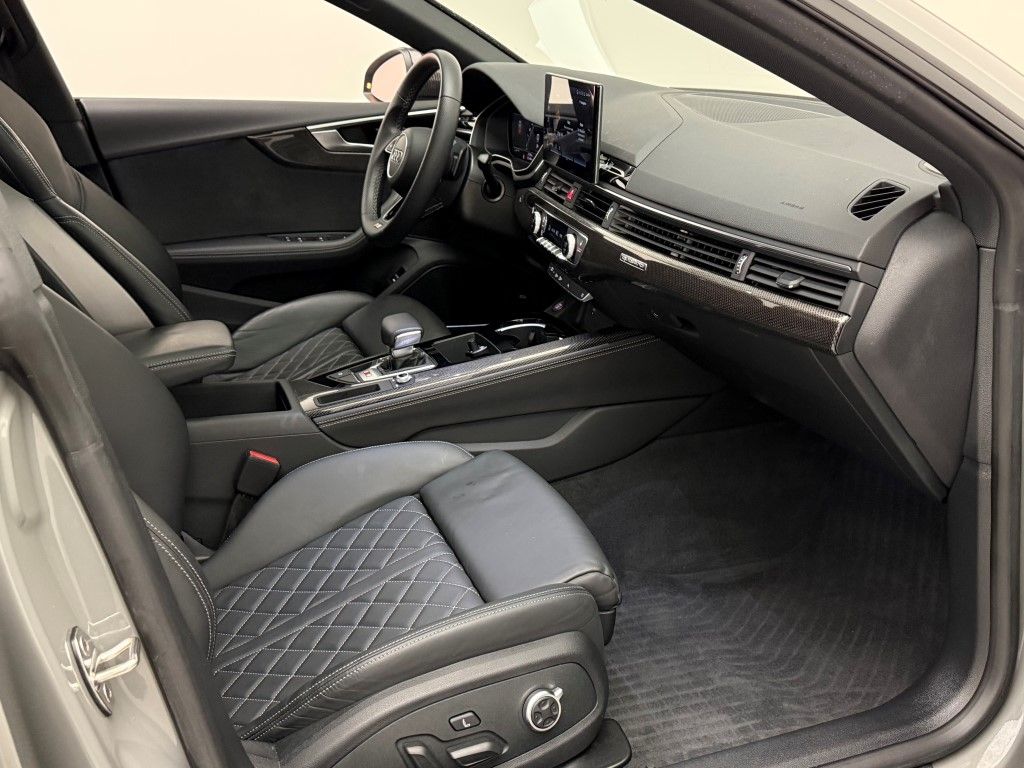 Thumbnail: 2022 Audi S5 - 18