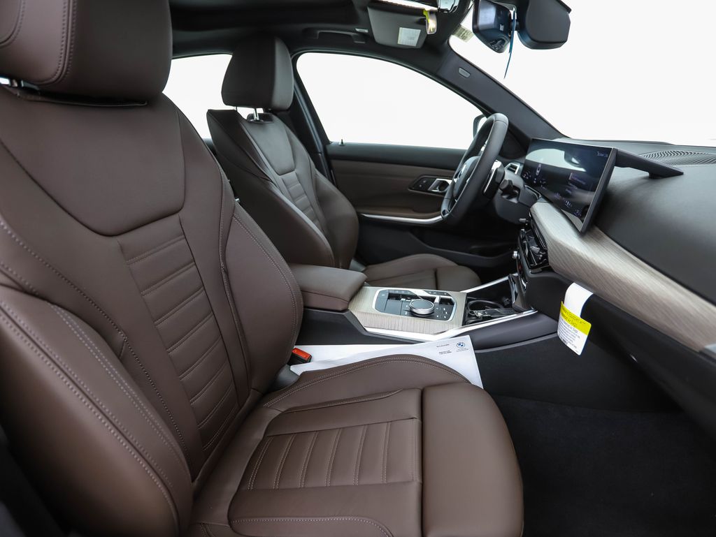 Thumbnail: 2025 BMW 3 Series - 32