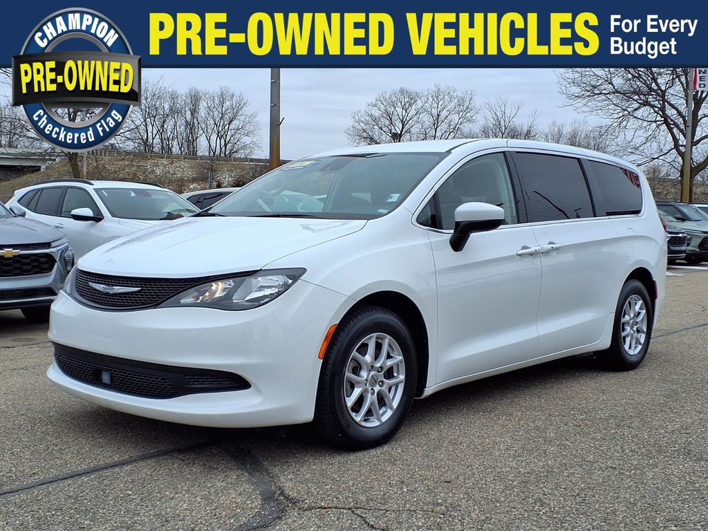 2023 Chrysler Voyager LX FWD