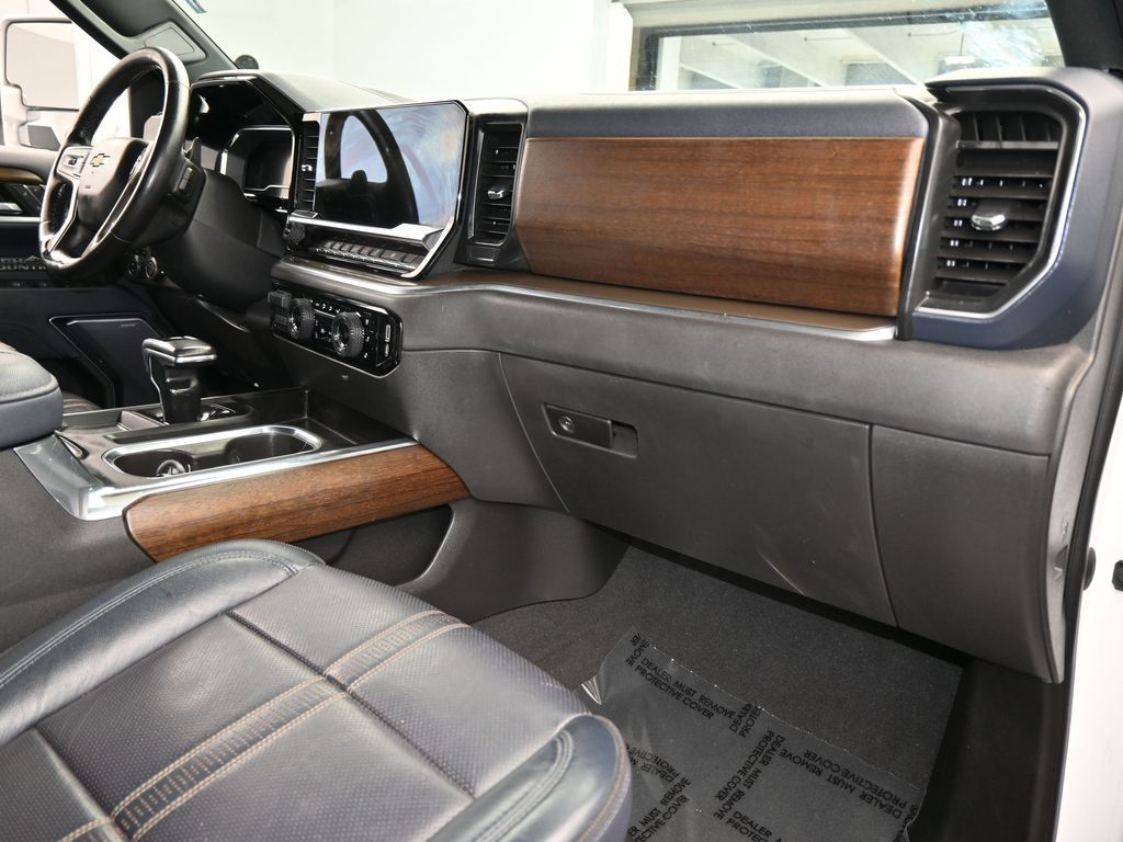 Used 2022 Iridescent Pearl Tricoat Chevrolet High Country image 65