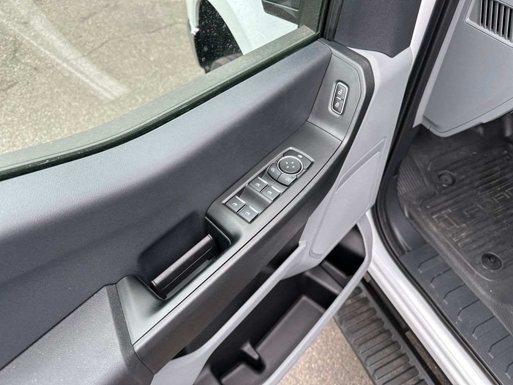 New 2025 Ford Super Duty F-250 Crew Cab 8' Box XL