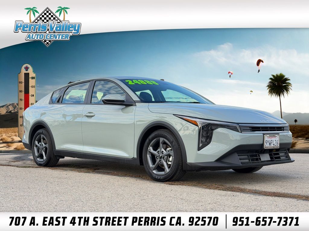 2026 Kia K4 LXS