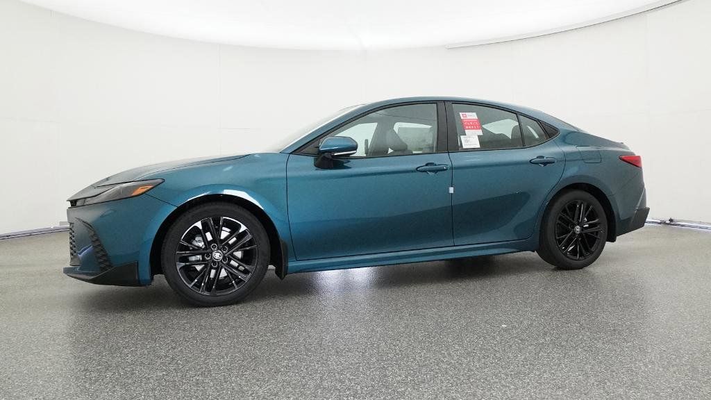 2025 Toyota Camry SE 2