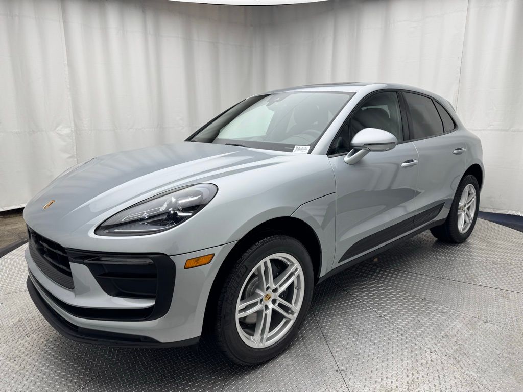 Thumbnail: 2025 Porsche Macan - 1