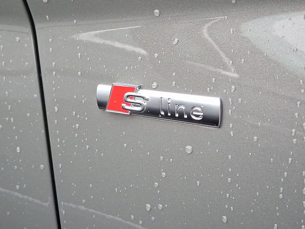 Thumbnail: 2025 Audi Q5 - 4