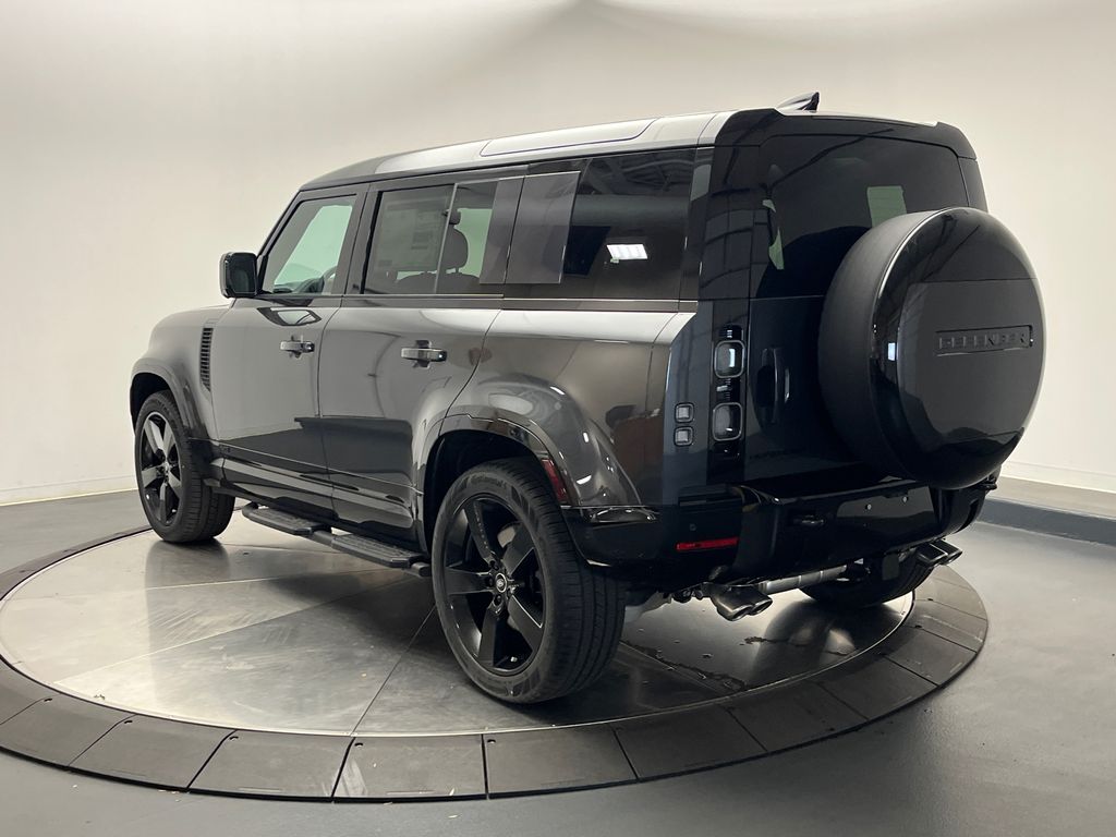 2025 Land Rover Defender 110 3