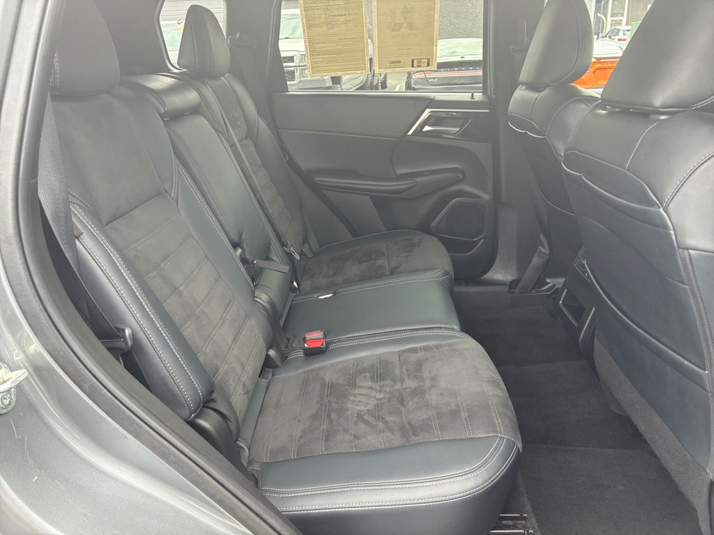 Used Car 2024 Mitsubishi Outlander  Se For Sale Under $25,000 In Austin, Texas