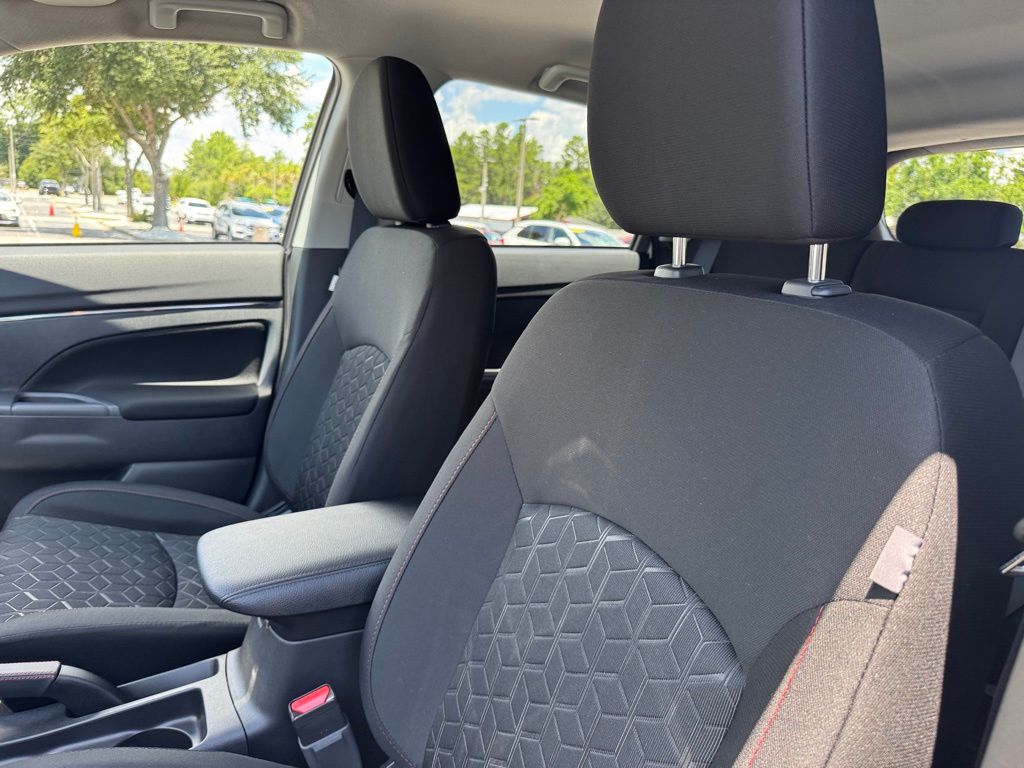 2025 Mitsubishi Outlander Sport LE photo 23