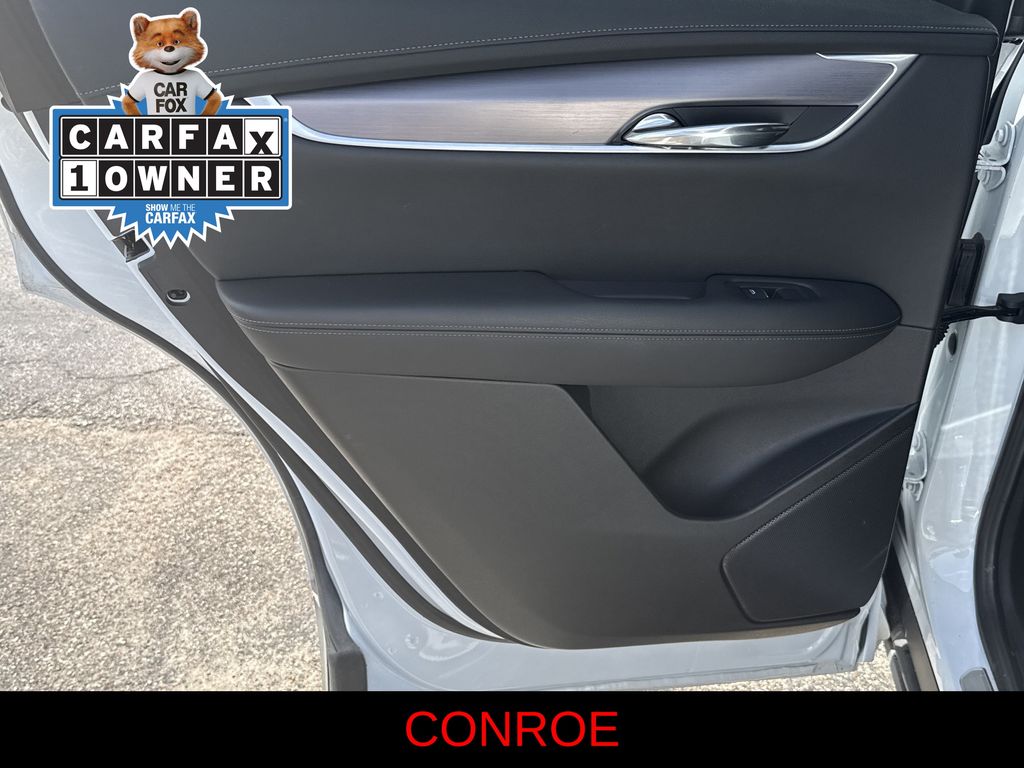 2024 Cadillac XT6 Luxury White at River Oaks CDJR