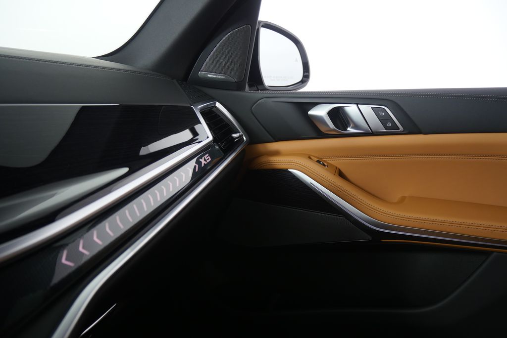 Thumbnail: 2026 BMW X5 - 25