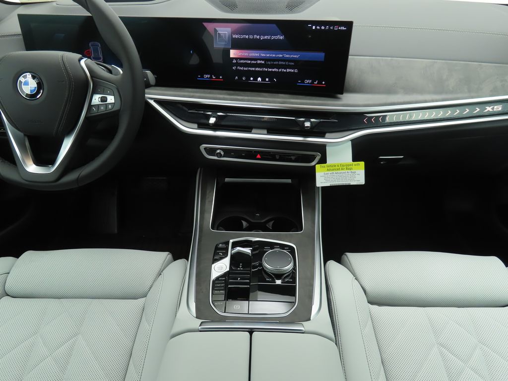 Thumbnail: 2026 BMW X5 - 13