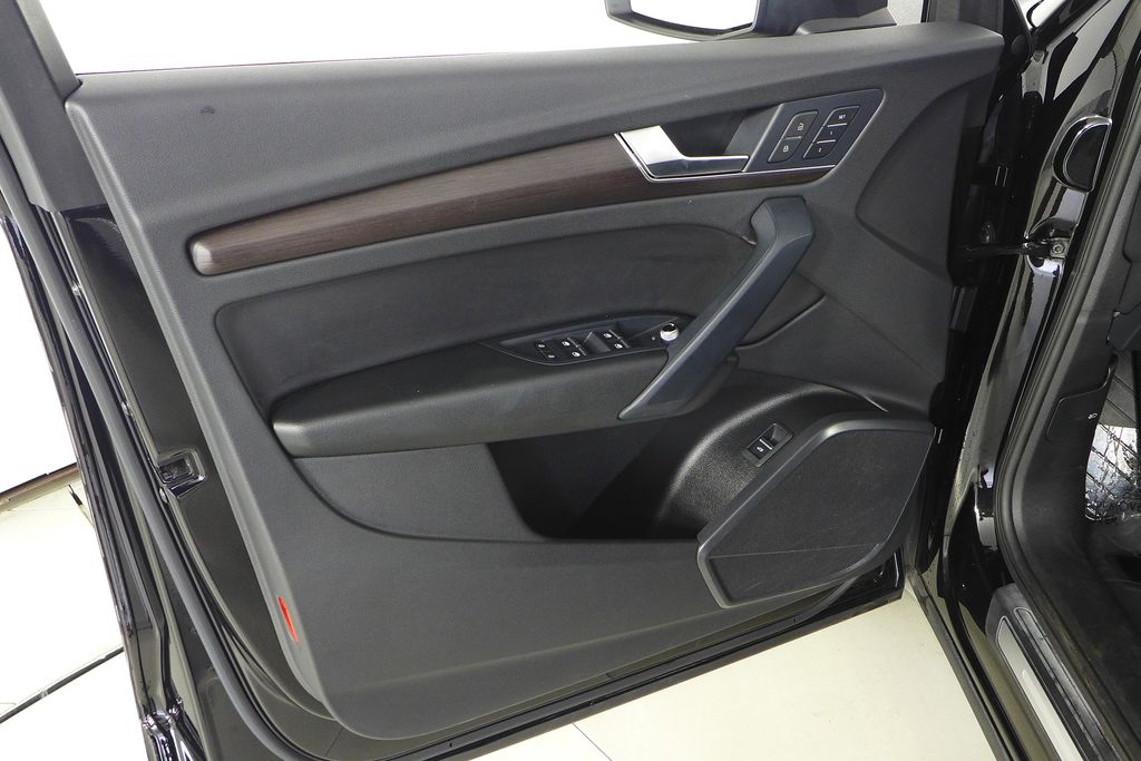 Thumbnail: 2023 Audi Q5 - 11