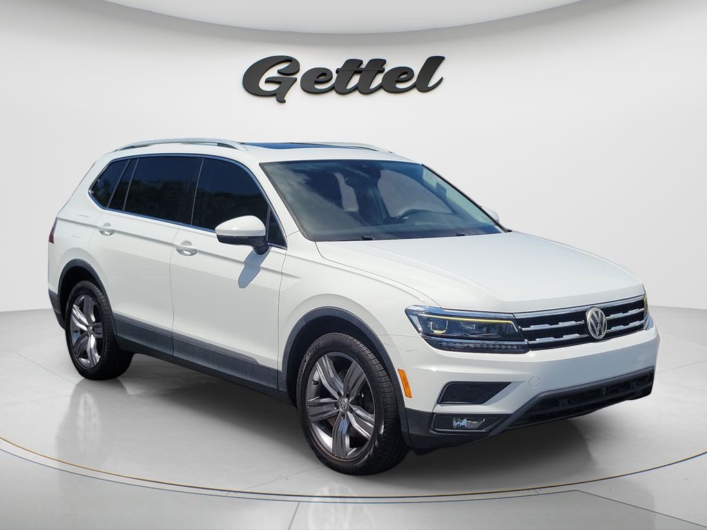 Used 2018 White Volkswagen 2.0T SEL Premium image 3