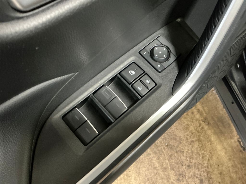 Certified Used 2025  Toyota XLE image 13