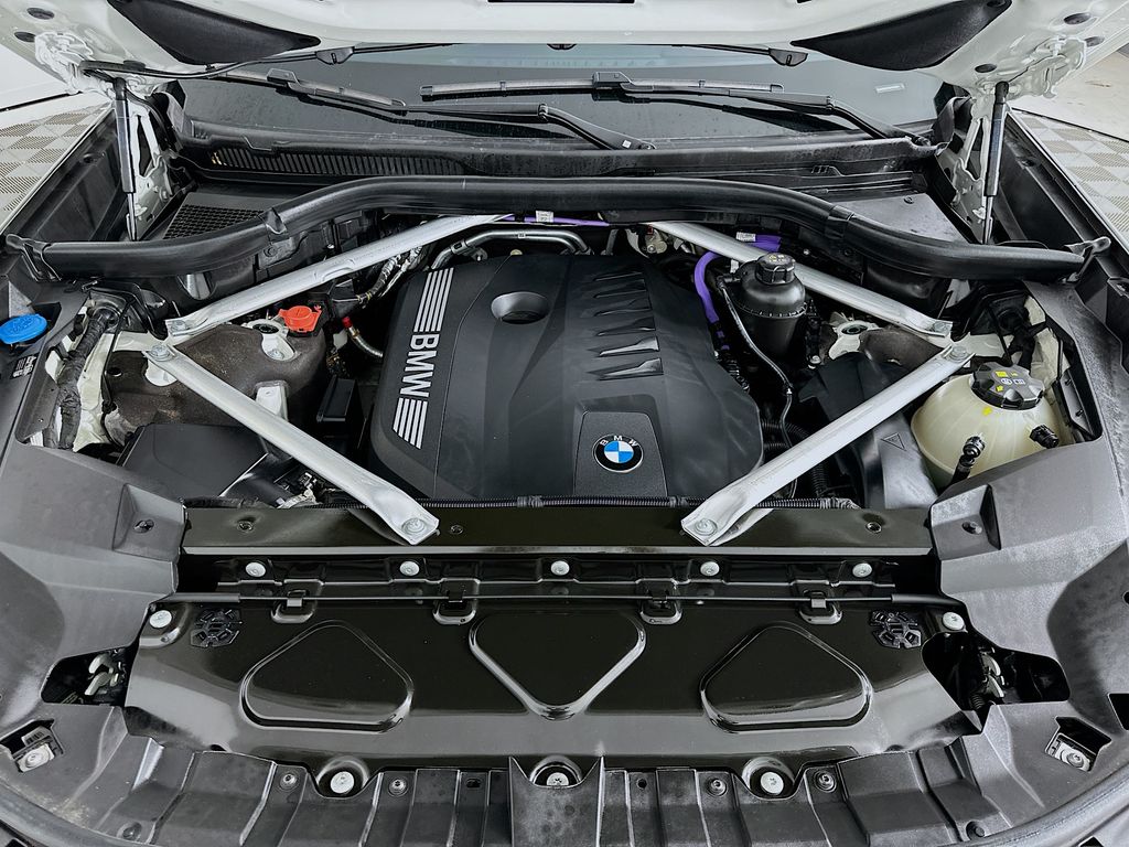 Thumbnail: 2025 BMW X7 - 32