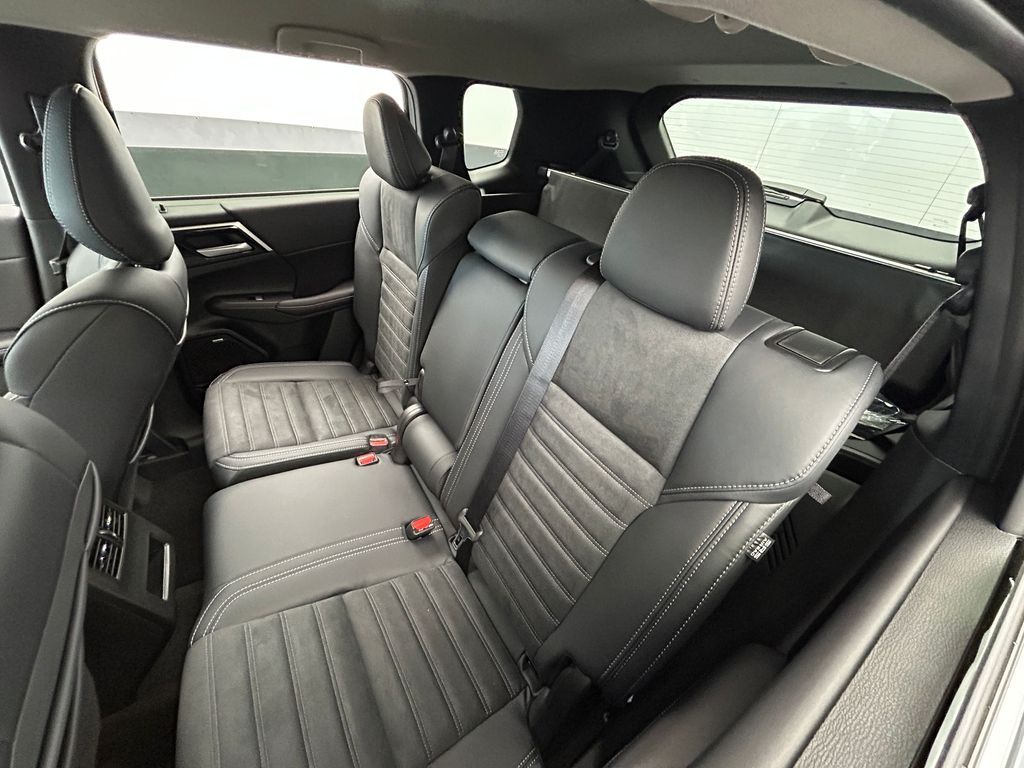 New 2026 Gray Mitsubishi SE image 39