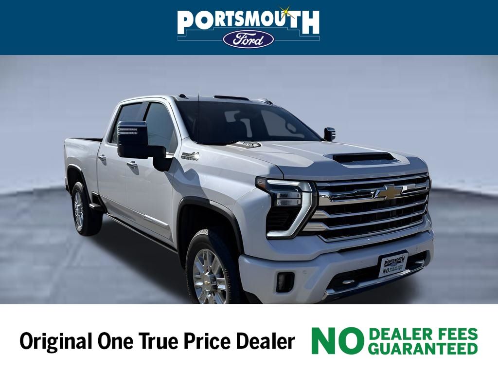 White (Iridescent Pearl Tricoat) 2024 Chevrolet Silverado 2500HD High Country Crew Cab 4WD Pickup Truck Four-Wheel Drive Automatic