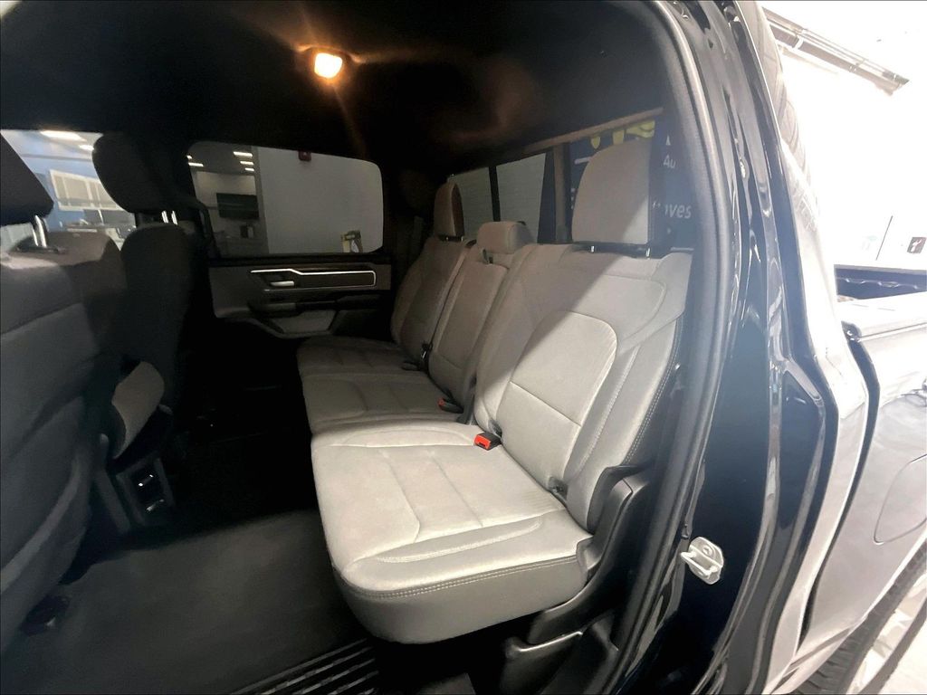 2023 Ram 1500 — photo 15