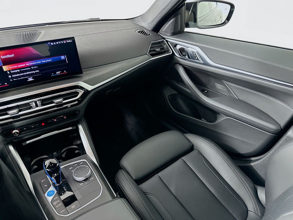 Thumbnail: 2022 BMW i4 - 24