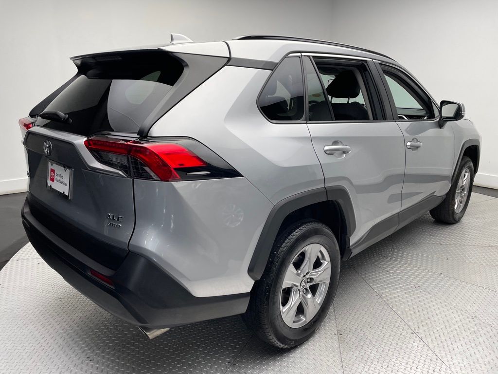 2023 Toyota RAV4 XLE 5