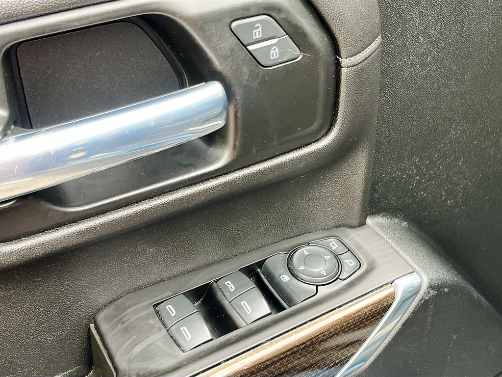 Used 2021 Blue Chevrolet LT image 17